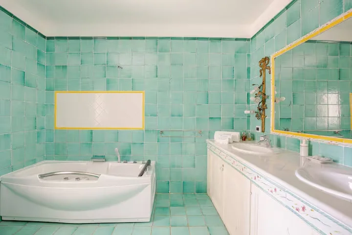 Bagno Suite Villa Antonella Praiano maioliche colorate