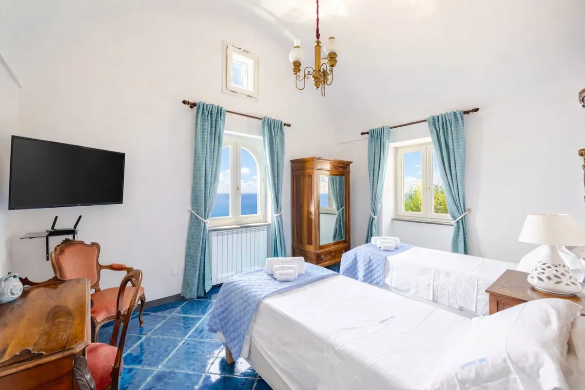 Camera Doppia Villa Antonella finestra borgo Praiano